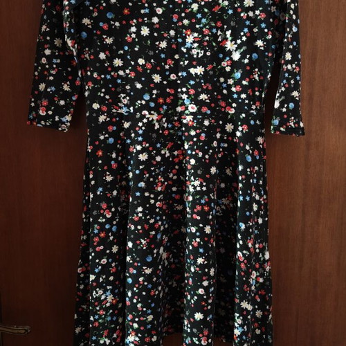 Dress size M with 3/4 sleeves, like new, black, above knee