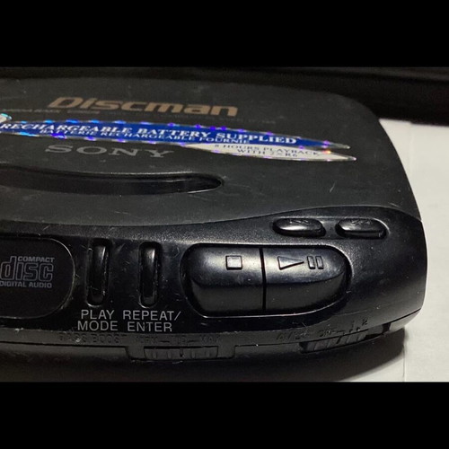 Sony Diskman D-143 used with rechargeable battery
