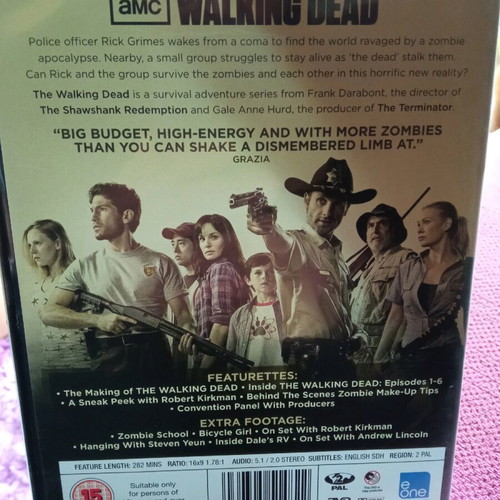 The Walking Dead DVD complete first season like new with English subtitles