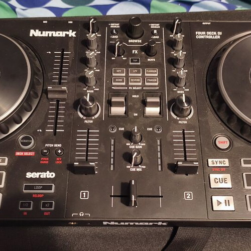 Numark Platinum Effect DJ Controller like new