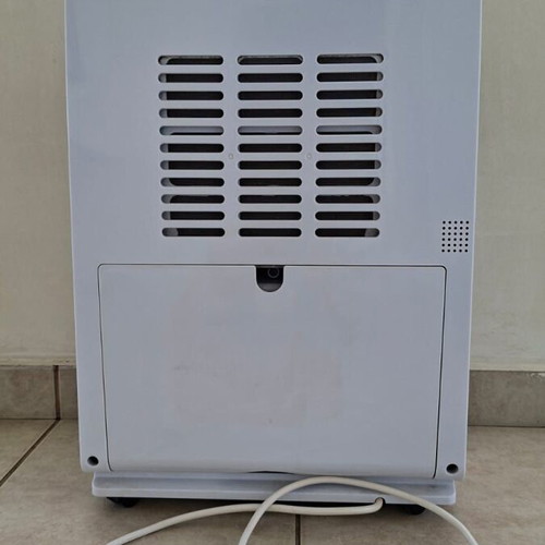 Toyotomi TDEH-12U dehumidifier like new, 12 lt
