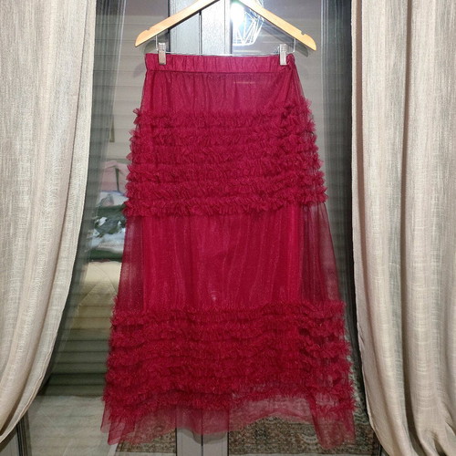 Zara red tulle skirt like new, size M-L