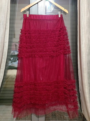 Zara red tulle skirt like new, size M-L