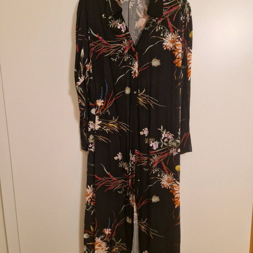 H&M semi-closed floral dress with belt L like new