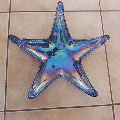 Vintage starfish decorative plate made of iridescent art glass