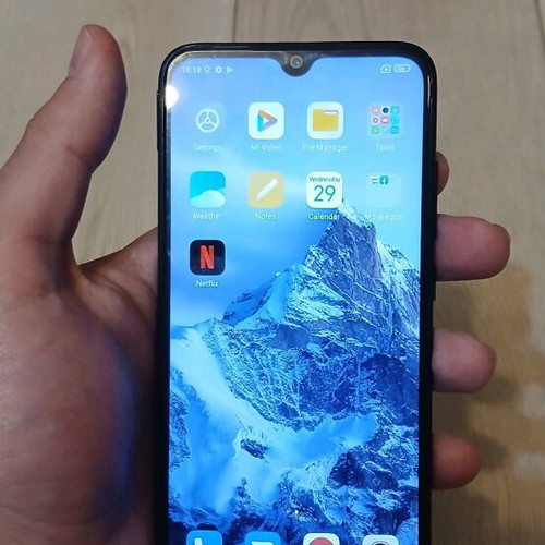 Xiaomi Redmi 8 used with 4 cases, 64GB, dual SIM