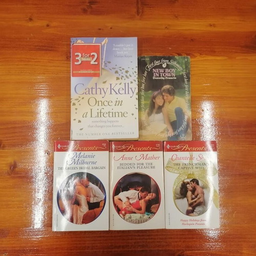 Romance novels pack of 5 used, English Harlequin books
