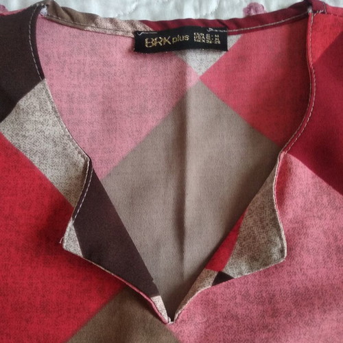 Long short-sleeve blouse used, size S-M, beige and red