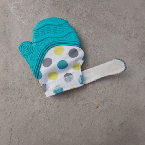BBluv teething glove like new for baby gums
