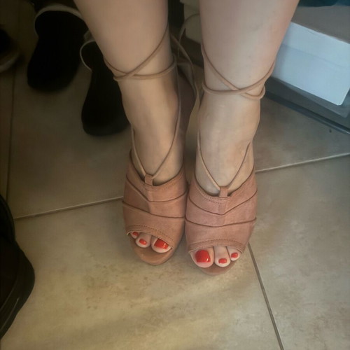 Women's pink sandals like new, size 38 with straps