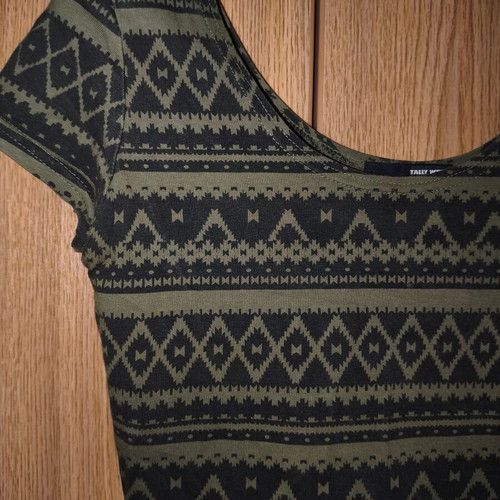Tally Weijl crop top khaki with ethnic Aztec print like new, size M