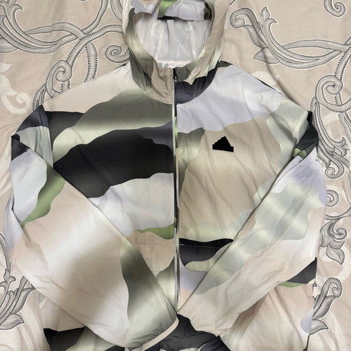 Adidas windbreaker jacket like new, white and green, size M