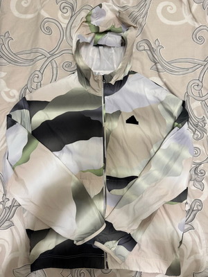 Adidas windbreaker jacket like new, white and green, size M