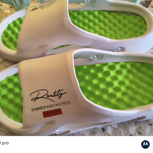 Slippers with foam sole, like new, white and green, sizes 46-47
