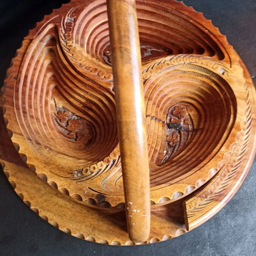 Large Handmade Carved Basket from Rosewood like new