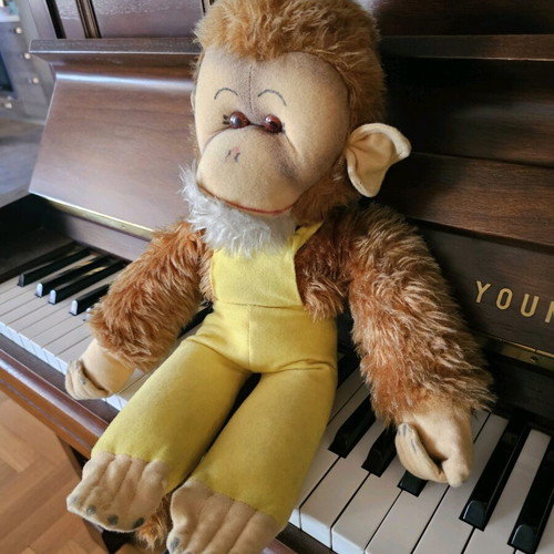Vintage Josephine collectible monkey from 1970s, like new