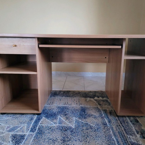 Computer desk used, wood, 140x70x76 cm, drawer and shelves