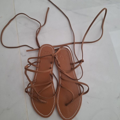 Zara sandals like new, brown with versatile straps, size 40