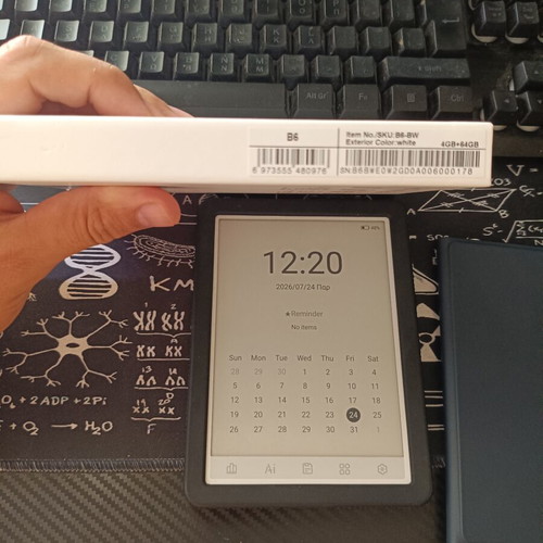 Bigme B6 e-ink tablet like new with two cases and matte screen protector