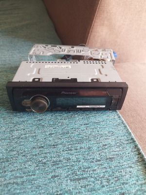 Pioneer MVH-S110UB Car Radio used with USB, AUX, Android support