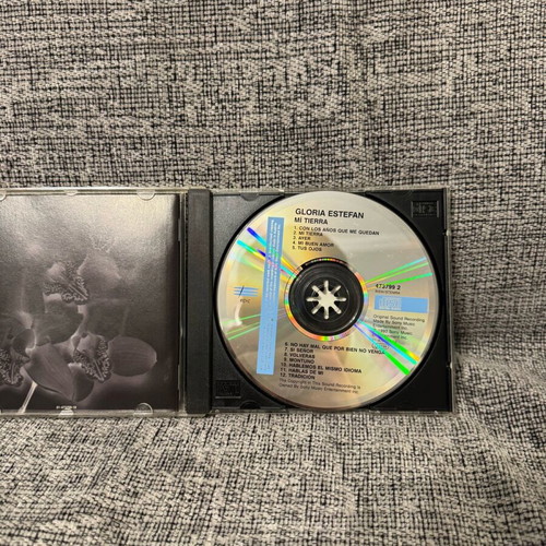 Gloria Estefan Mi Tierra CD used in very good condition