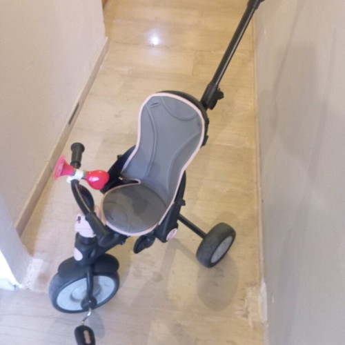 Tricycle Bike 2 in 1 like new with folding seat and carrying pouch