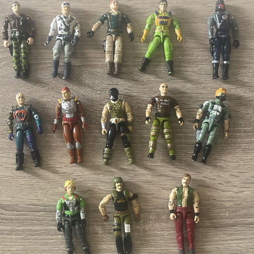 13 Gi Joe figures, pack