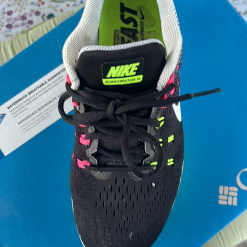 Nike Air Zoom Structure 19 running shoes like new, size 40.5