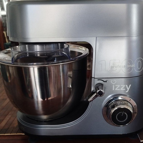 Izzy Pro 1500 kitchen machine with blender, unused