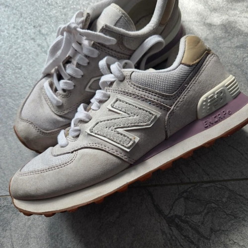 New Balance women's shoes with stylish design