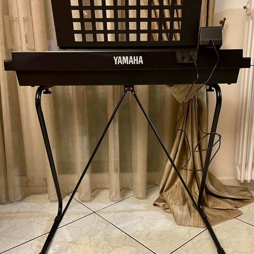 Yamaha Portatone PSR-185 like new portable electronic keyboard