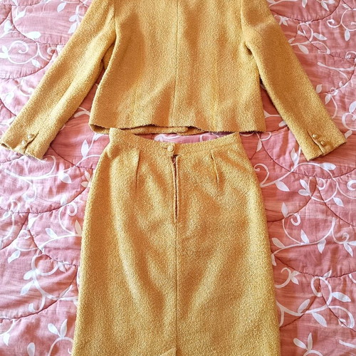 Vintage Camelot tweed/bouclé suit set used, yellow/gold