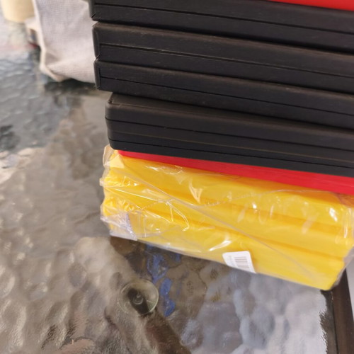 CD cases new, pack of 18, 3 colors, mostly double