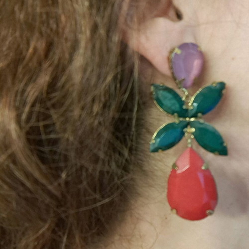 Flower-shaped earrings with stones like new, red and green