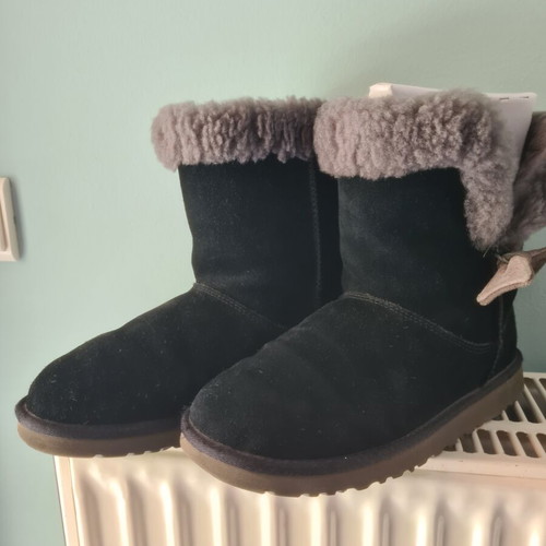 Ugg Australia Kourtney Short Boot black suede grey fur size 36 used