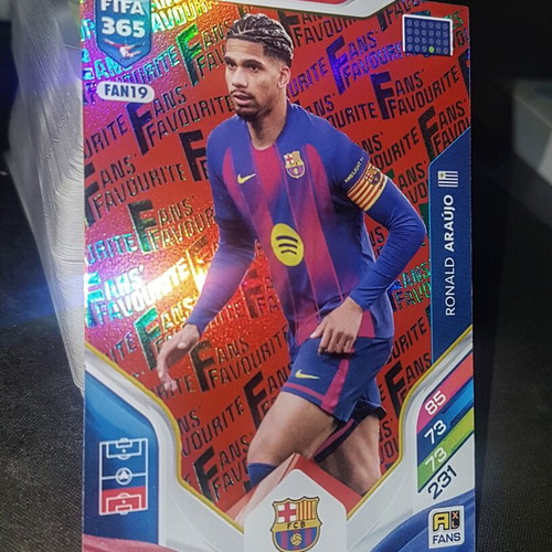 Ronald Araujo Red Parallel 2026 Panini Adrenalyn XL FIFA 365 card like new