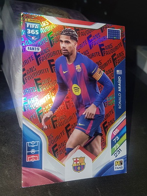 Ronald Araujo Red Parallel 2026 Panini Adrenalyn XL FIFA 365 card like new