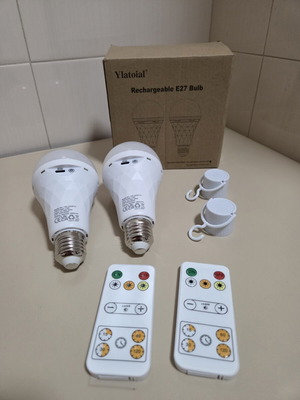 Ylatoial σετ επαναφορτιζόμενων LED λαμπτήρων E27, 2 τεμάχια με τηλεχειριστήρια