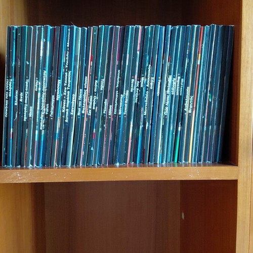 Lonely Planet travel guide series like new for 75 cities