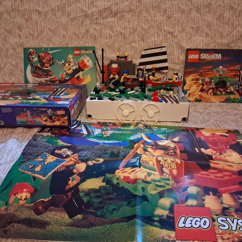 Lego System 6262 Pirates 1994 like new, complete set in box