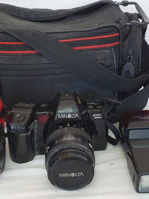 Minolta Camera like new with extra lens, flash and carrying case