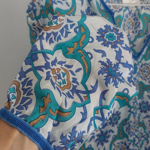 Blink Beach Caftan silk size S/M like new, blue and white