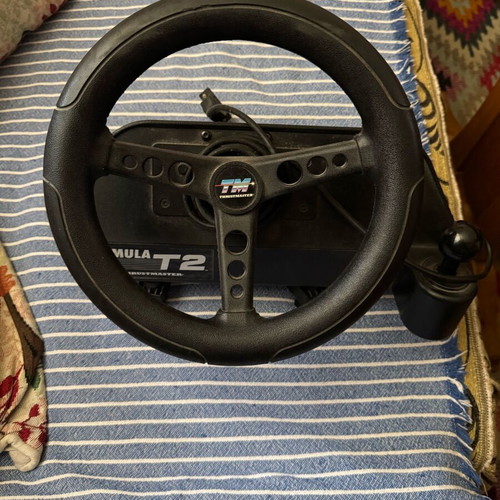 Trustmaster Formula T2 steering wheel with shifter like new for gaming