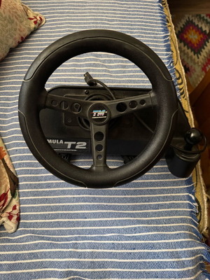 Trustmaster Formula T2 steering wheel with shifter like new for gaming