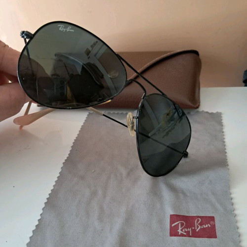 Ray Ban aviator sunglasses like new