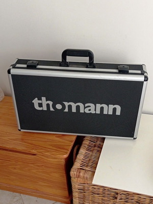 Thomann Mix Case 6136 transport case for consoles and effects