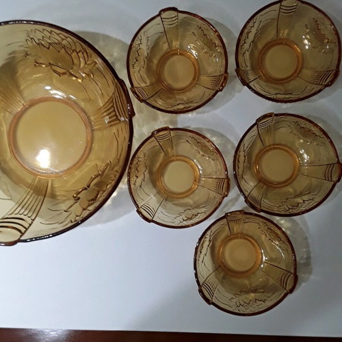 Bowl for ice cream and nuts, large and 5 small, like new