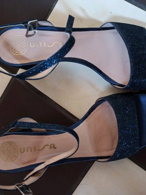 UNISA sandal No 42