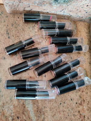 Wet n wild megalast matte lipsticks used, pack of shades