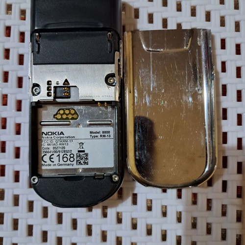 Nokia 8800 luxury silver phone for collection or parts